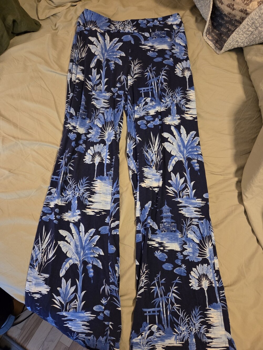 Tori Richard Blue and Navy Palm-Print Pants